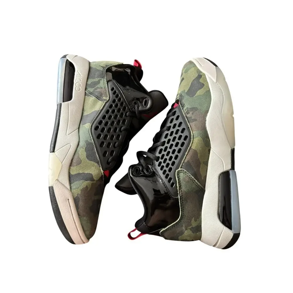 Jordan Men's Camo Maxin 200 in Multiple Sizes.